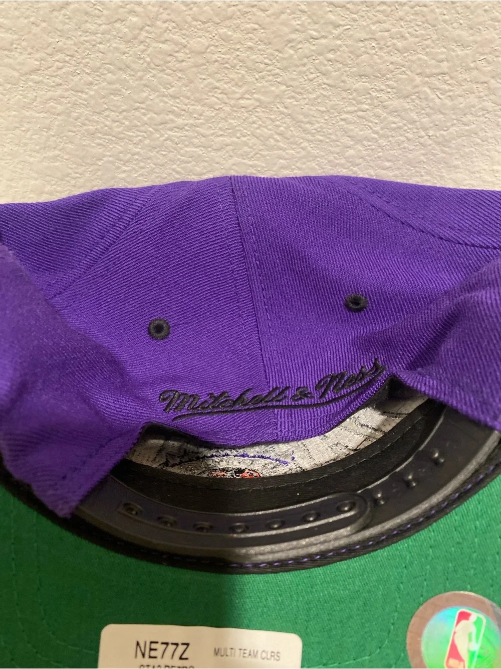 Toronto Raptors Hat- Mitchell & Ness - Picture 2 of 6